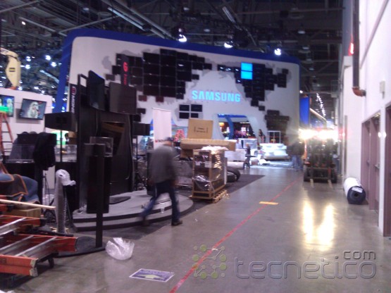 WP_000146 Tratando de capturar el booth de Samsung de lejos para que no nos dijeran "¡no puede tomar fotos!"