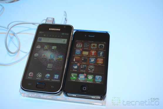 Comparación entre el Samsung Galaxy Player 4.0 y el iPhone 4