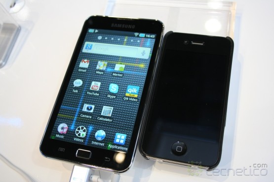 Comparación entre el Samsung Galaxy Player 5.0 y el iPhone 4