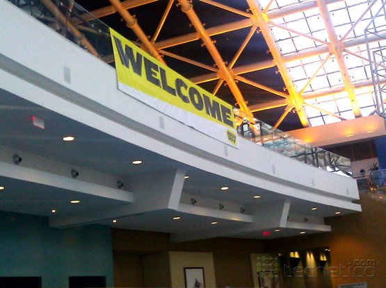 BesBuy-vispera_f03 Letrero de bienvenida ya dentro del centro de convenciones
