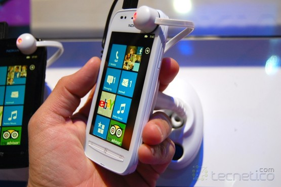 Nokia Lumia 710 con Windows Phone 7.5 "Mango" / Foto: Roberto Flores / Tecnetico.com