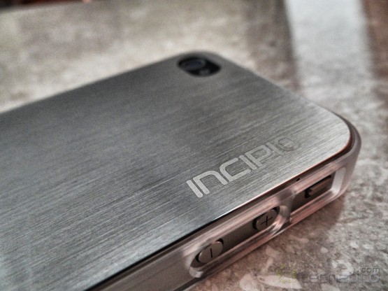 Incipio-ledeux-review-5-dramaSnap