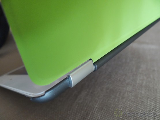 Incipio-SmartFeather-iPad3rdGen-6