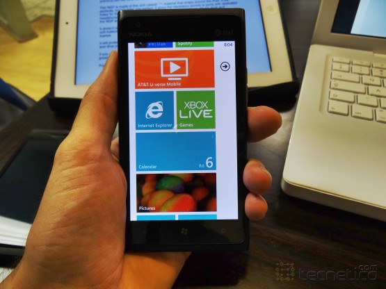 Nokia-Lumia900-Review-4