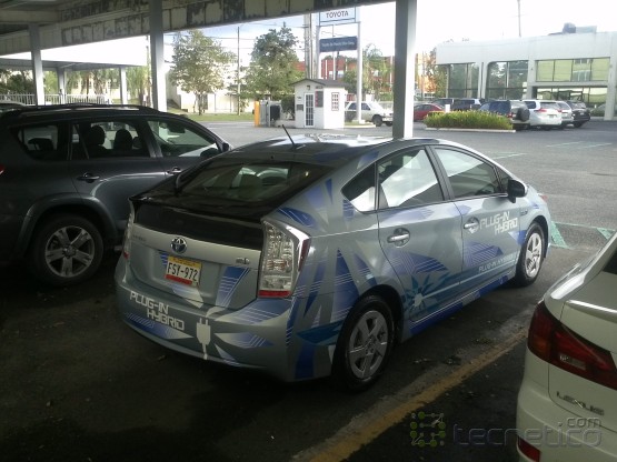 Prius plug-in from the left