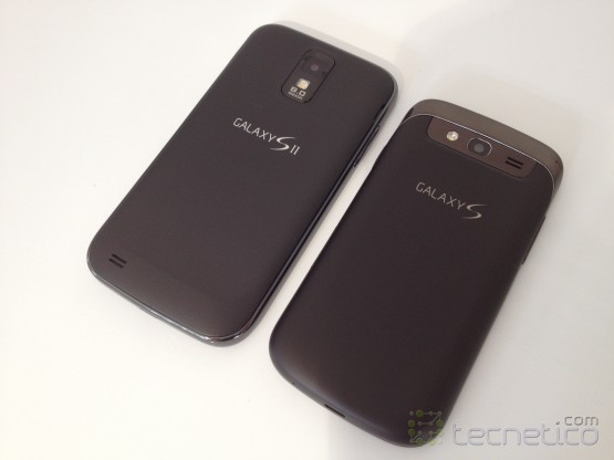 Samsung Galaxy S II y el Galaxy S Blaze 4G ambos para T-Mobile / Foto: Roberto Flores / Tecnetico.com Samsung Galaxy S II y el Galaxy S Blaze 4G ambos para T-Mobile / Foto: Roberto Flores / Tecnetico.com