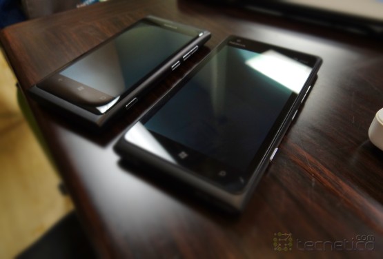 Nokia-Lumia900-Review-2