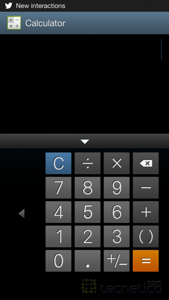 Teclado hacia el lado derecho para facilitar el uso con una mano