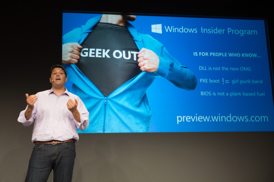 Terry Myerson, vicepresidente ejecutivo del grupo de sistemas operativos en Microsoft, explica cómo habrá de funcionar el programa "Windows Insider"(foto: Microsoft)