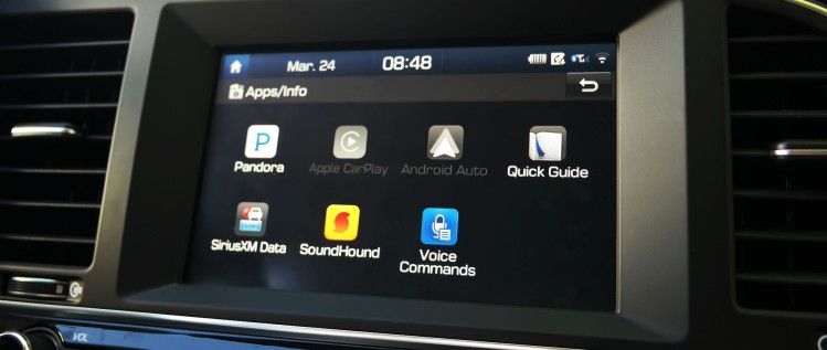 De entrada tienes Pandora y SoundHound ya pre-instalados en el Elantra 2017 de Hyundai (foto: Tecnético)