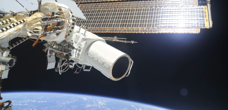 La cámara Iris, propiedad de la empresa Urthecast, está instalada en la Estación Espacial Internacional, la cual orbita la tierra a una altitud de más de 200 millas. (suministrada)
