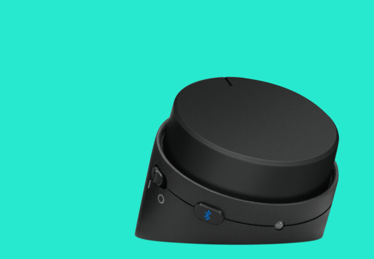 El "control pod" es un control remoto por el cual varias de las funciones de la Z337 pueden ser controladas.  (foto: Logitech)