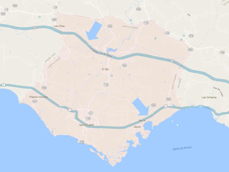 Las flechas señalan la ruta recorrida por "Street View" de Google, cruzando de este a oeste el pueblo de Santa Isabel (captura de pantalla por Tecnético)