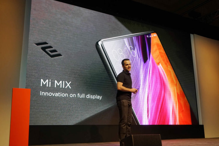 El celular Mi Mix, uno de los productos más celebrados de la compañí­a (foto: Tecnético)