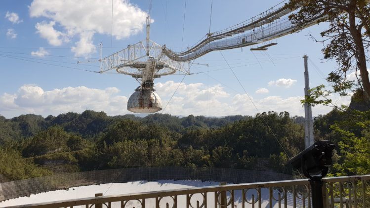 La antena principal del radiotelescopio de Arecibo, según captada por el Galaxy S9+ (foto: Tecnético)