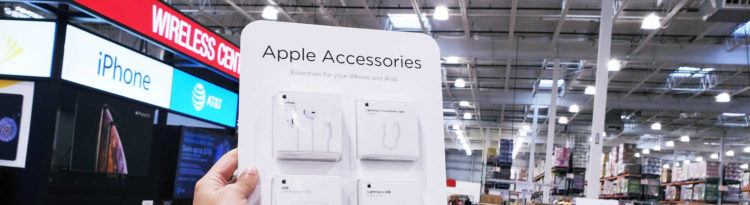 "Bundle" o paquete de accesorios Apple para iPhone y iPad a la venta en Costco (foto: TecnÃ©tico)