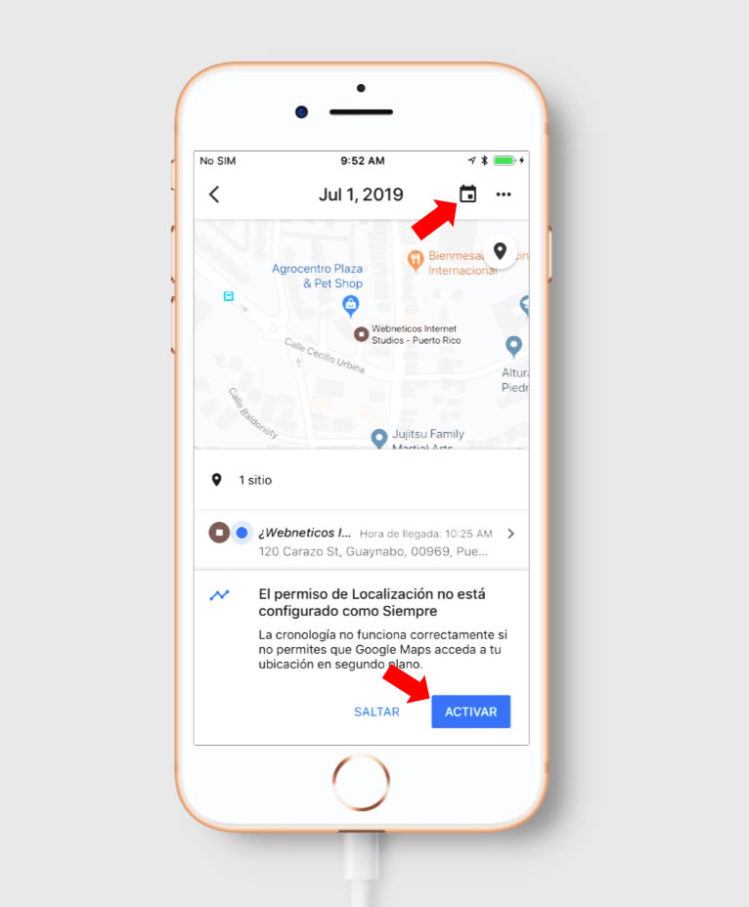 En la pantalla del celular tendrás acceso al historial de localización por fecha (ícono apuntado por la flecha en la parte superior derecha de la pantalla). La flecha en la parte inferior indica la opción a escoger (si es que te aparece este mensaje) para que Google Maps funcione todo el tiempo sin que el app esté activado.